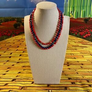 0060 Vintage 70s VOGUE Jewelry 3-Strand Acrylic Bead Necklace w/Floral Box Clasp